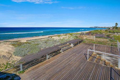 Perfect Beach Front Duplex The Entrance North - Accommodation Batemans Bay 5