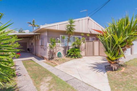 Yamba Daze Sunrise Pet Friendly - Accommodation Batemans Bay 3