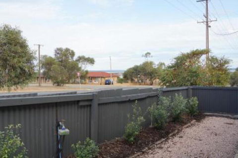 Lincoln Breeze - Accommodation Batemans Bay 2