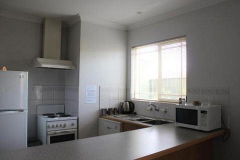 Golden Rivers Holiday Apartments - Accommodation Batemans Bay 3