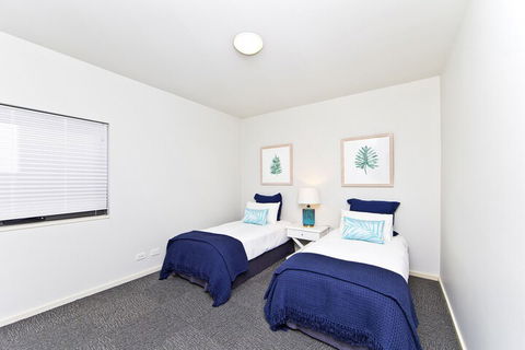 Sails On The Beachfront Exclusive Seaside Home - Accommodation Batemans Bay 7