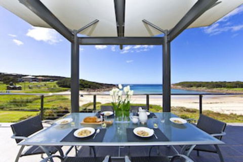 Sails On The Beachfront Exclusive Seaside Home - Accommodation Batemans Bay 0