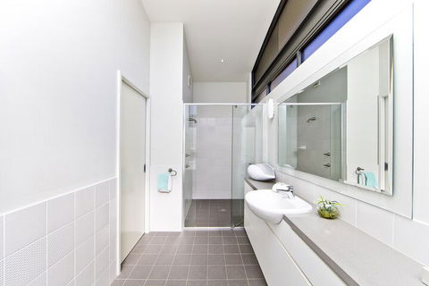 Sails On The Beachfront Exclusive Seaside Home - Accommodation Batemans Bay 4
