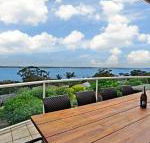 The Bay 25 Wallawa Rd huge home with aircon spectacular views  chromecast - Accommodation Batemans Bay