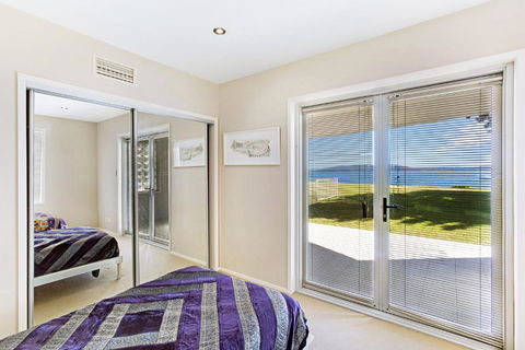 Breath Taking Waterfront! - Accommodation Batemans Bay 5