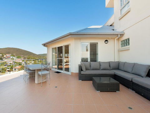 Views Views & More Views Sub Penthouse In Shoal Bay - Accommodation Batemans Bay 4