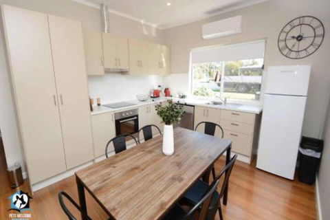 Just Renovated 2BR Cottage In Heart Of Wentworth - Accommodation Batemans Bay 6