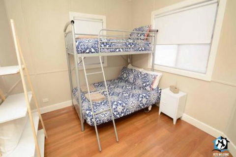 Just Renovated 2BR Cottage In Heart Of Wentworth - Accommodation Batemans Bay 0