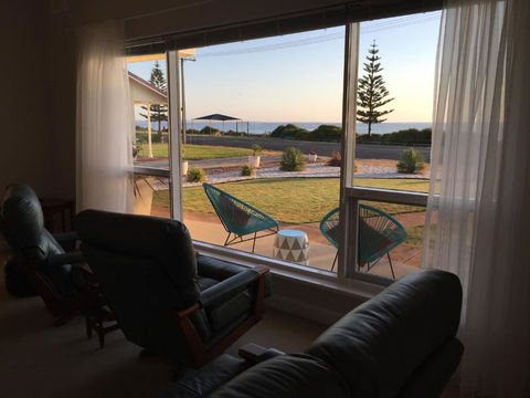 Jewel Of The South Beachfront Holiday Rental - Accommodation Batemans Bay 5