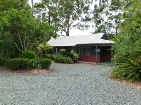 Lake Russell Lakeside Retreat - Accommodation Batemans Bay 6