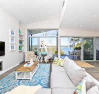 Hamptons Coastline Retreat Waterfront with a Heated Pool - Accommodation Batemans Bay