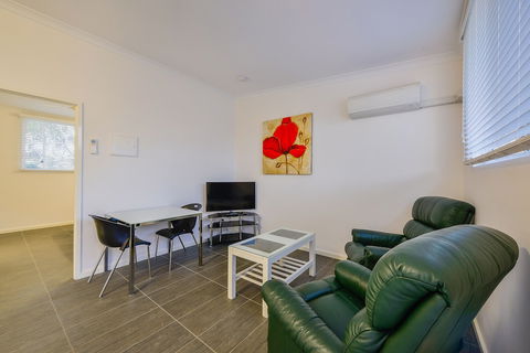 Getaway Villas Unit 38 1 - Accommodation Batemans Bay 4