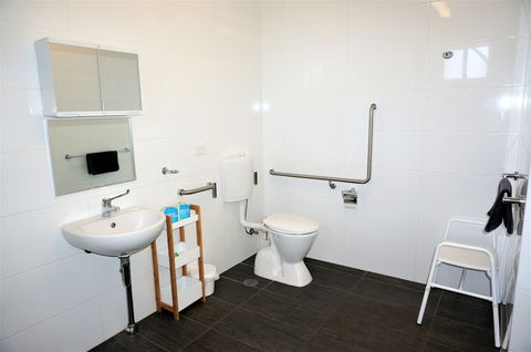 Getaway Villas Unit 38 1 - Accommodation Batemans Bay 6