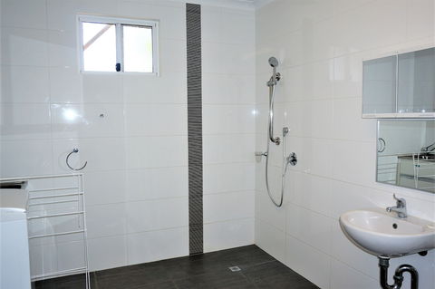 Getaway Villas Unit 38 1 - Accommodation Batemans Bay 5