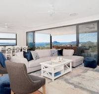 Hilltop Hideaway Breathtaking views moments to beach - Accommodation Batemans Bay