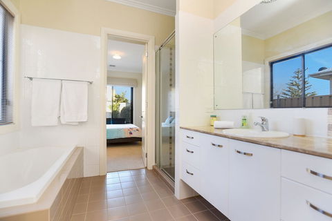 Ocean View Moana - Accommodation Batemans Bay 1