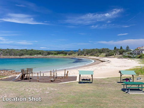 Ultimate Beach House 19a Graham Street Views Peace & Quiet - Accommodation Batemans Bay 1