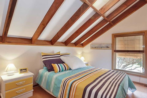 Birubi Beach House 14 Campbell Avenue Fantastic House & Close To The Surf Beach - Accommodation Batemans Bay 6