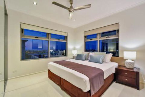 Oceana Darwin Central Oceanfront 3 Bedroom 2 Lounge Room Pool Gym Tennis Court Sleeps 9 - Accommodation Batemans Bay 6