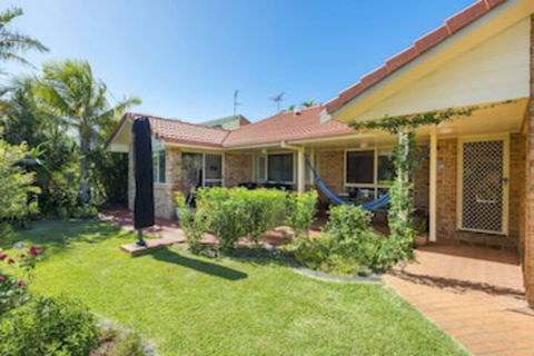 SECRET GARDEN WiFi Netflix Pet Friendly - Accommodation Batemans Bay 0