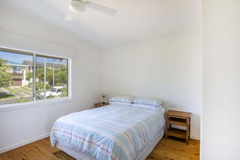 11 Riley St. Stylishly Modern - Accommodation Batemans Bay 3