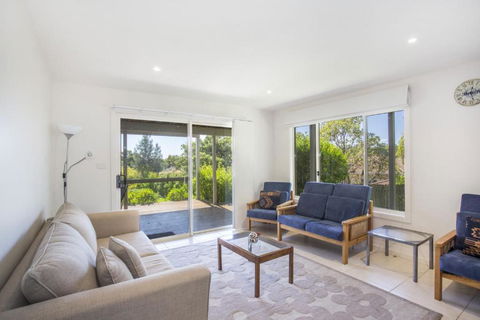 11 Riley St. Stylishly Modern - Accommodation Batemans Bay 1