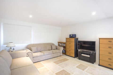 11 Riley St. Stylishly Modern - Accommodation Batemans Bay 6