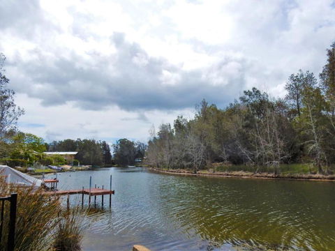 77 Lake Entrance Rd Waterfront Wonder - Accommodation Batemans Bay 5