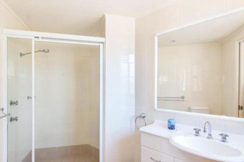 Millennium 102 With Pool In Complex - Accommodation Batemans Bay 5