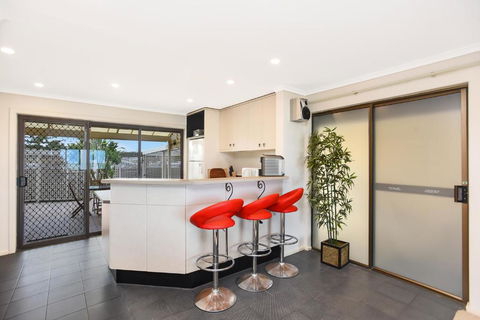 Right On The Beach At Moana - Accommodation Batemans Bay 2