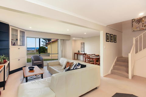 Right On The Beach At Moana - Accommodation Batemans Bay 5
