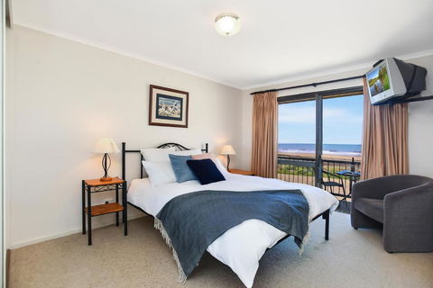 Right On The Beach At Moana - Accommodation Batemans Bay 4