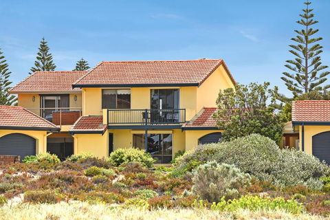 Right On The Beach At Moana - Accommodation Batemans Bay 7