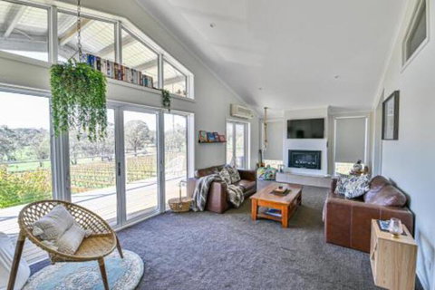 Mortimers Wines The Canopy Loft - Accommodation Batemans Bay 0