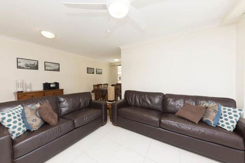Tenerife Unit 2 - Accommodation Batemans Bay 4