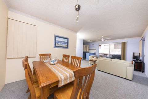 Camelot Unit 06 - Accommodation Batemans Bay 3