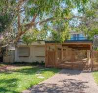 Ngungun Street 10 Dicky Beach - Accommodation Batemans Bay