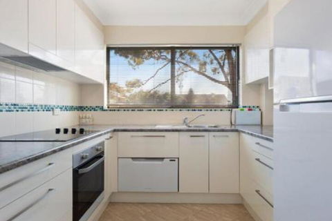 Centrepoint 1 CBD Location - Accommodation Batemans Bay 2