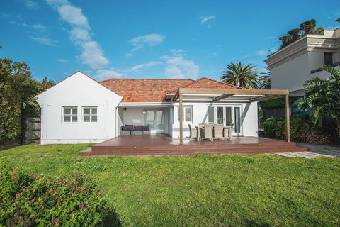 Ultimate Sandringham Beach Front Luxury House - Accommodation Batemans Bay 3