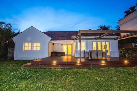 Ultimate Sandringham Beach Front Luxury House - Accommodation Batemans Bay 1