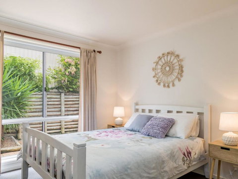 Lovely Modern Villa Amidst Peaceful Surroundings - Accommodation Batemans Bay 3