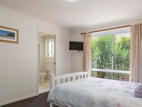 Lovely Modern Villa Amidst Peaceful Surroundings - Accommodation Batemans Bay 1