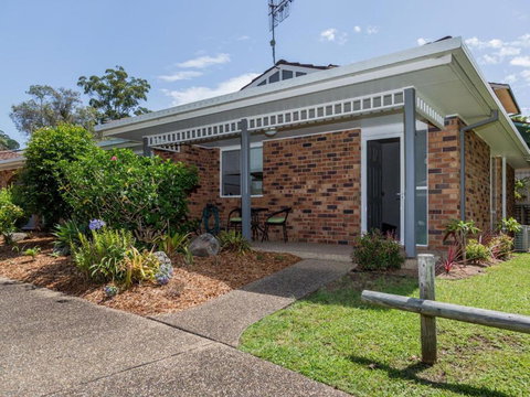 Lovely Modern Villa Amidst Peaceful Surroundings - Accommodation Batemans Bay 4