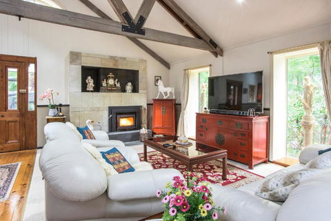 The Stone On The Hill 3 Bedroom House - Accommodation Batemans Bay 5