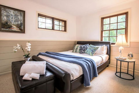 The Stone On The Hill 3 Bedroom House - Accommodation Batemans Bay 3