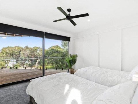 POINT BREAK NEW LISTING 2019 - Accommodation Batemans Bay 5