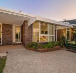 Woorim Secluded Palms Cottage - Accommodation Batemans Bay