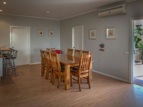 Desert Pea - Accommodation Batemans Bay 3