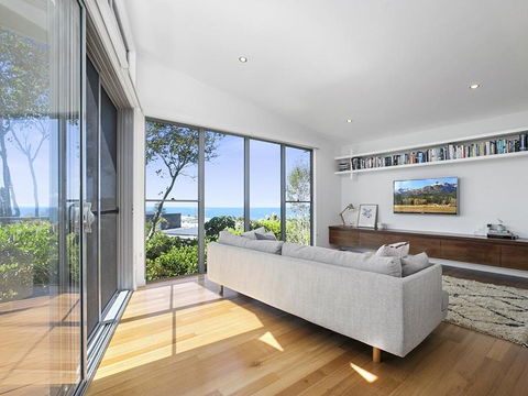 Stunning Seaviews Sunshine Beach - Accommodation Batemans Bay 3
