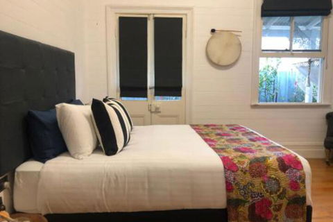 The Residence Stylish Comfort With Fireplace - Accommodation Batemans Bay 4